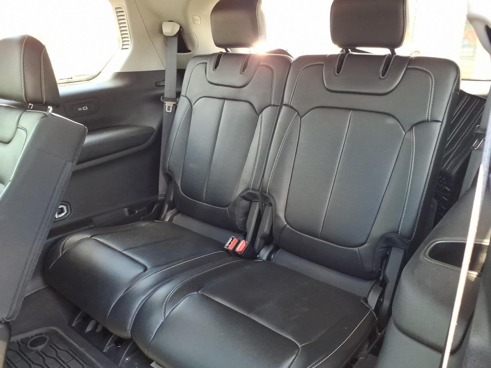 Used 2022 Ember Pearlcoat Jeep Limited image 22