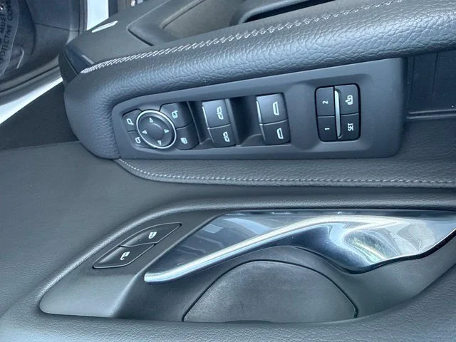 Used 2023 White GMC Denali image 26