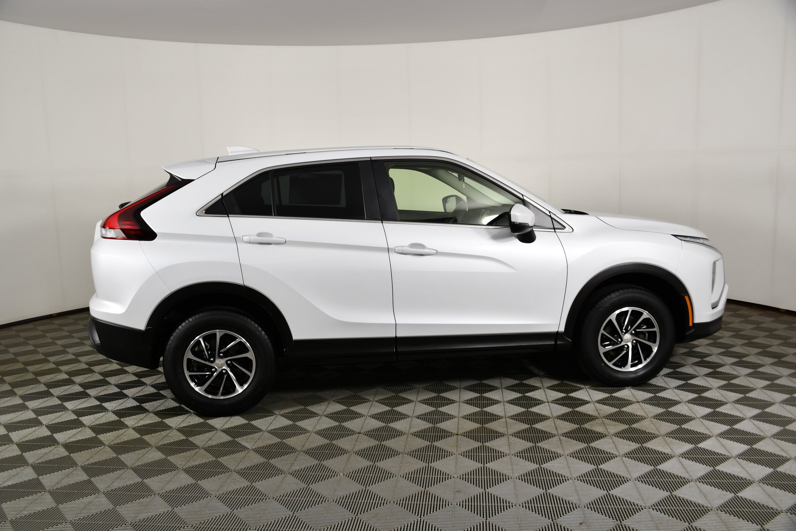 Certified Used 2024 White Diamond Mitsubishi ES image 5