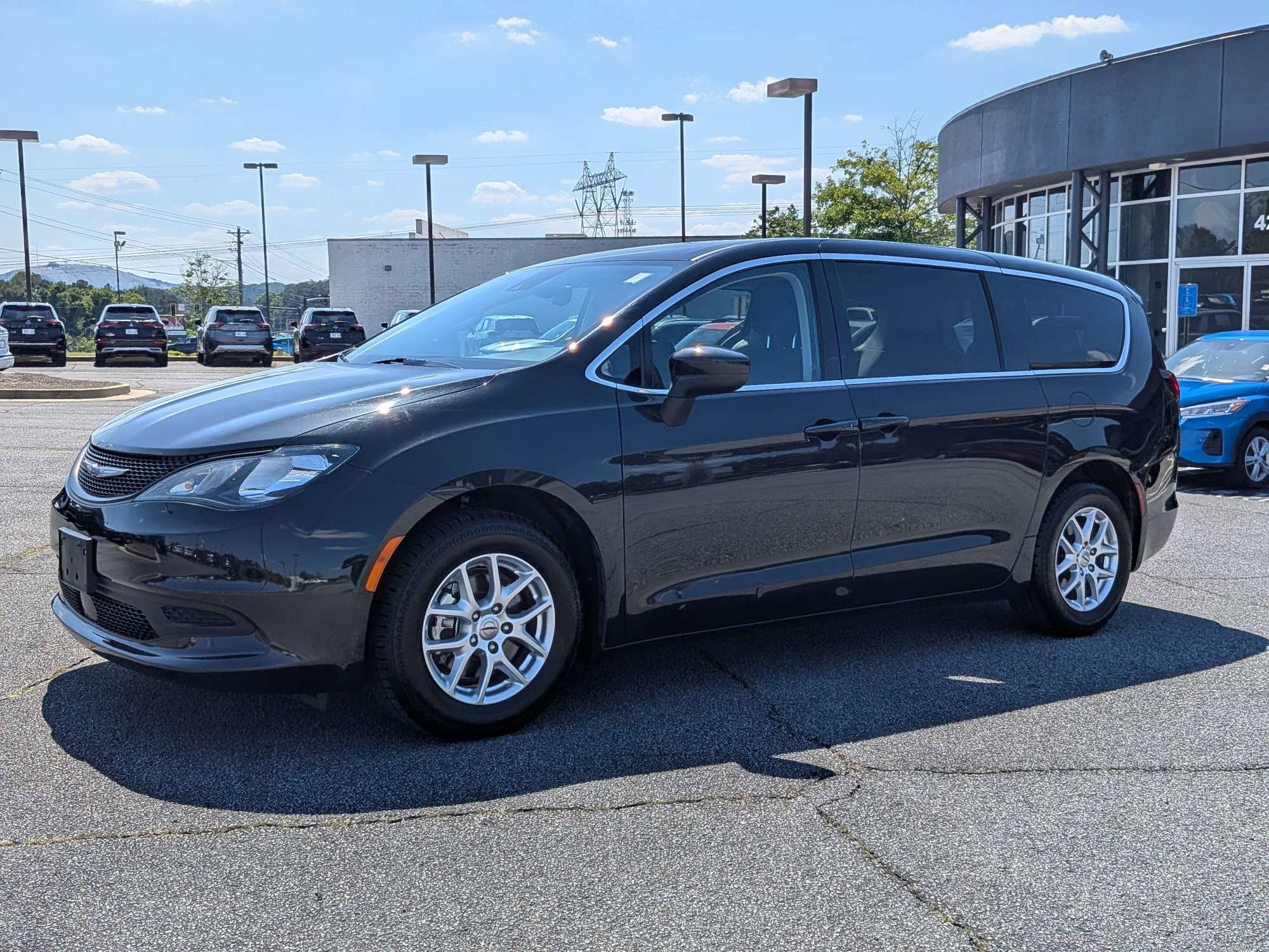Used 2023 Black Chrysler LX image 7