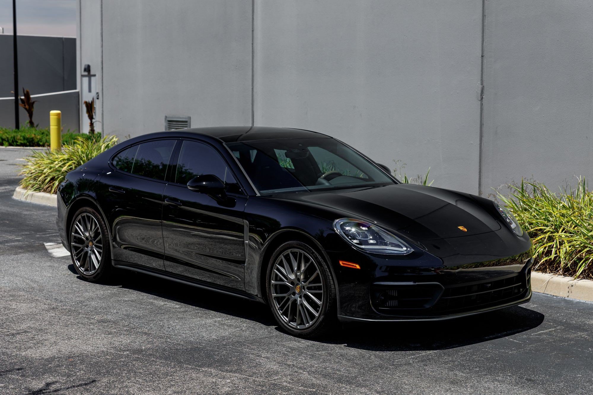 Used 2023 Black Porsche Platinum Edition image 7