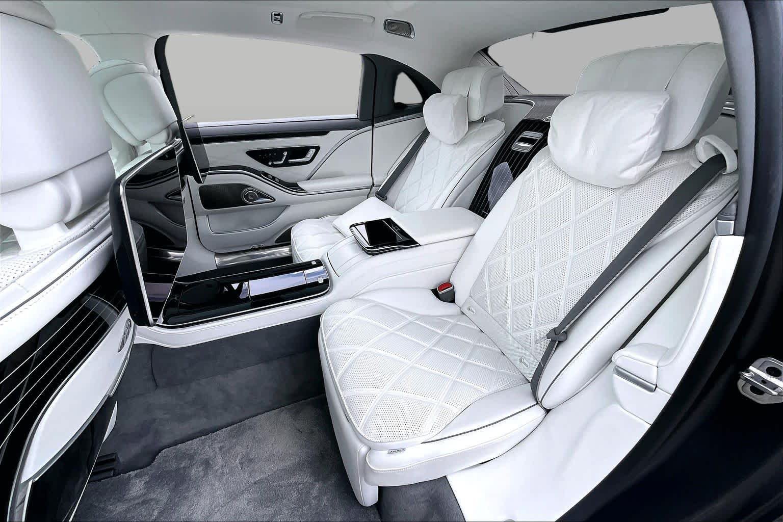 Used 2024 MANUFAKTUR Signature Night Black Magno Mercedes-Benz Maybach S 680 image 18