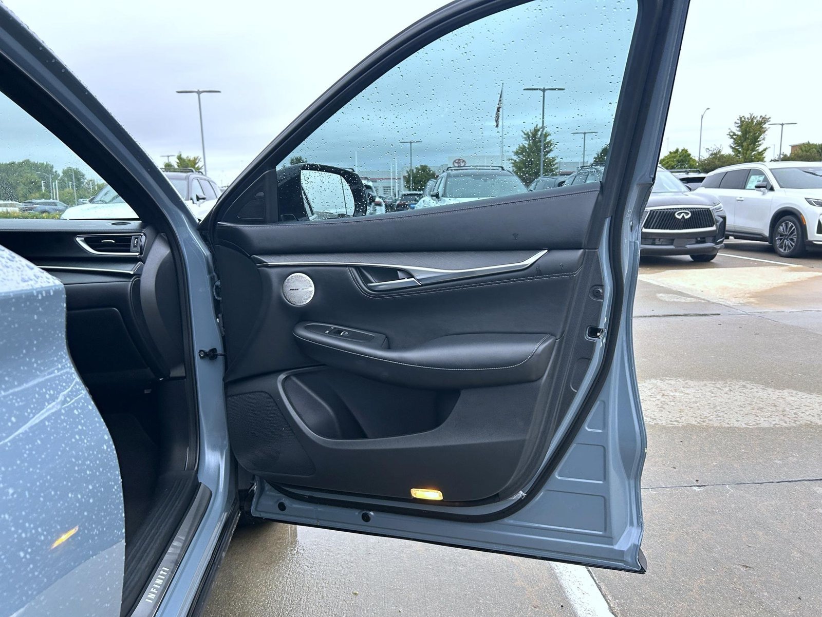 Used 2023 Gray INFINITI SENSORY image 16