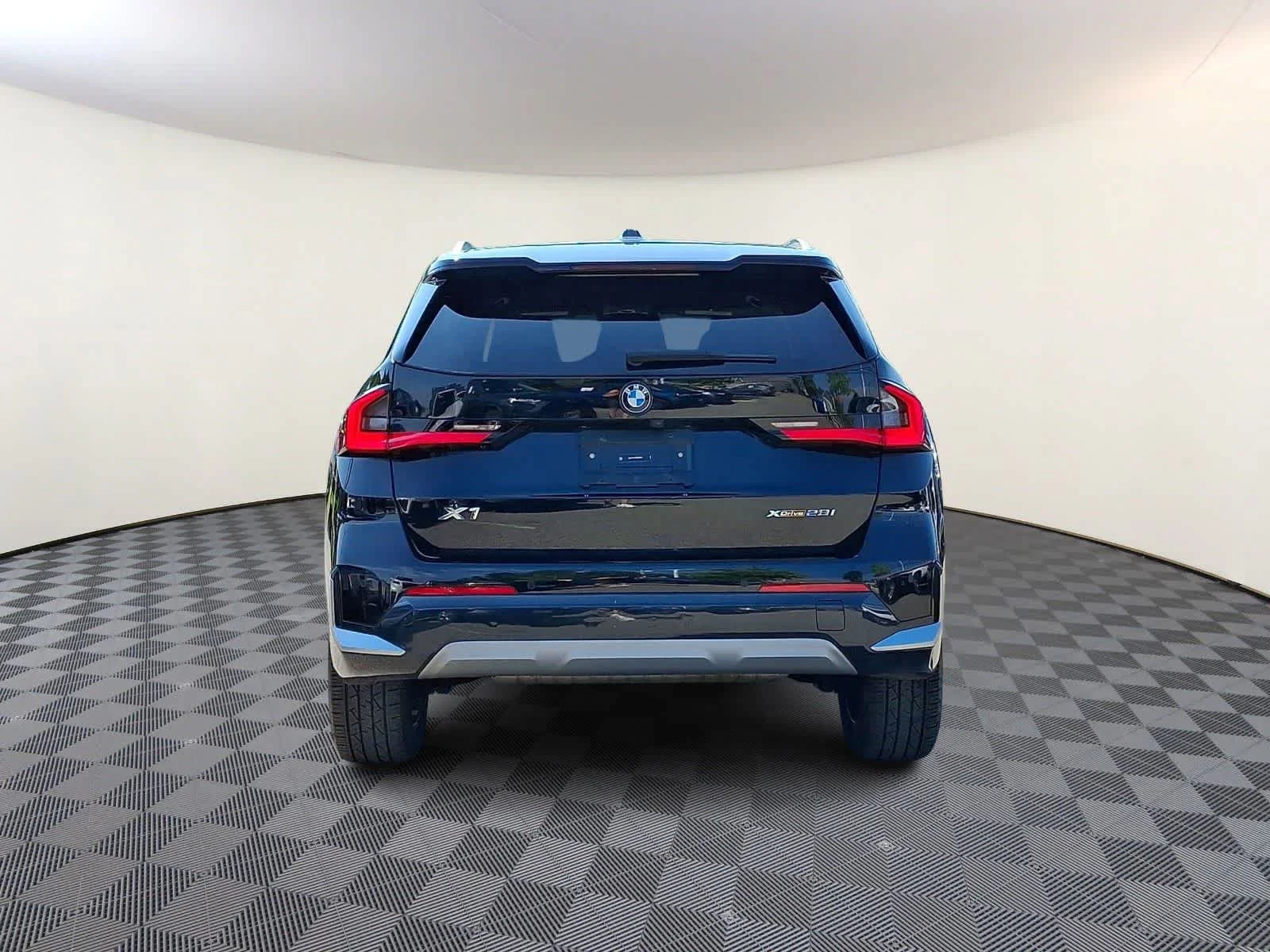 Used 2023 Jet Black BMW xDrive28i image 6
