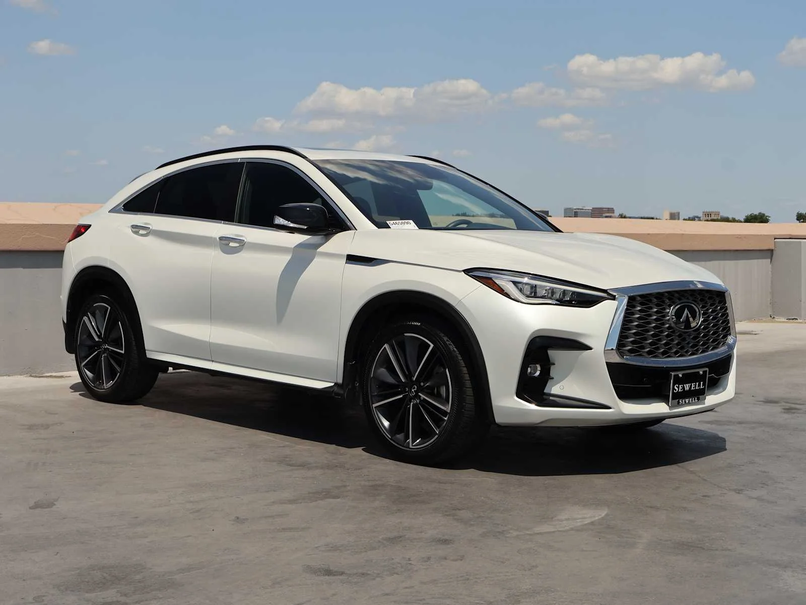 Certified Used 2025 Radiant White INFINITI SENSORY image 4