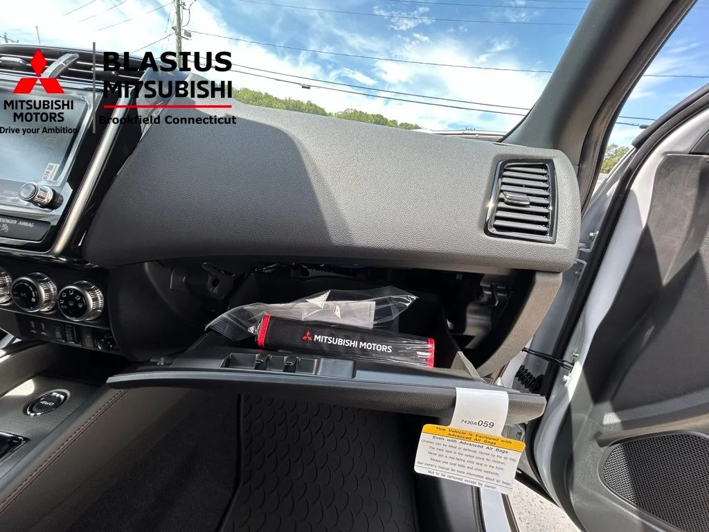 New 2025 White Mitsubishi 2.0 Trail Edition image 46