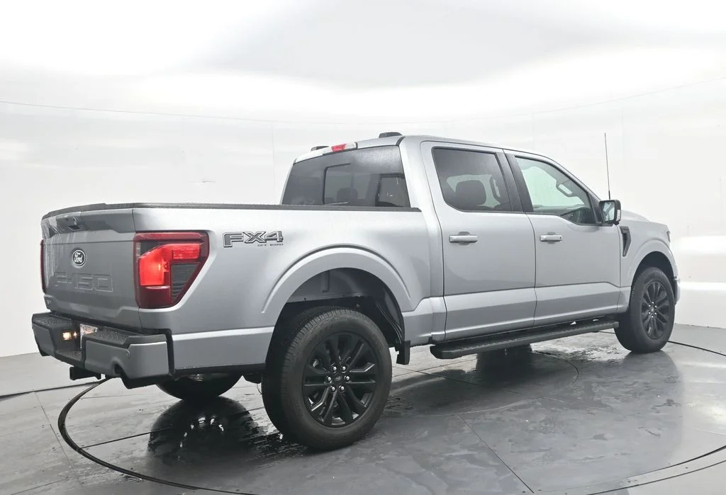 New 2026 Iconic Silver Metallic Ford XLT image 7