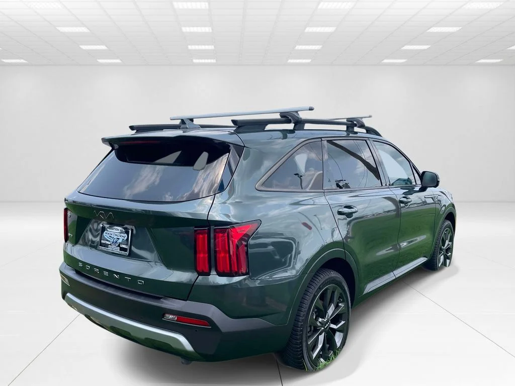 Used 2022 Green Kia X-Line SX Prestige image 6