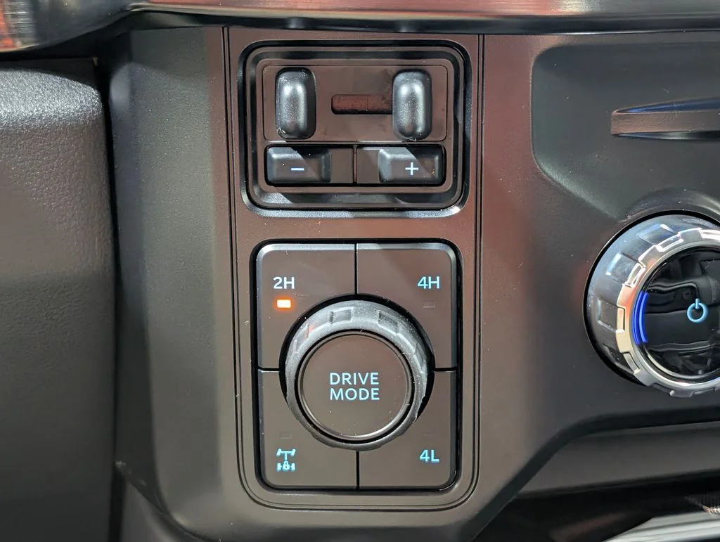New 2026 Agate Black Metallic Ford F-250® Lariat® image 8