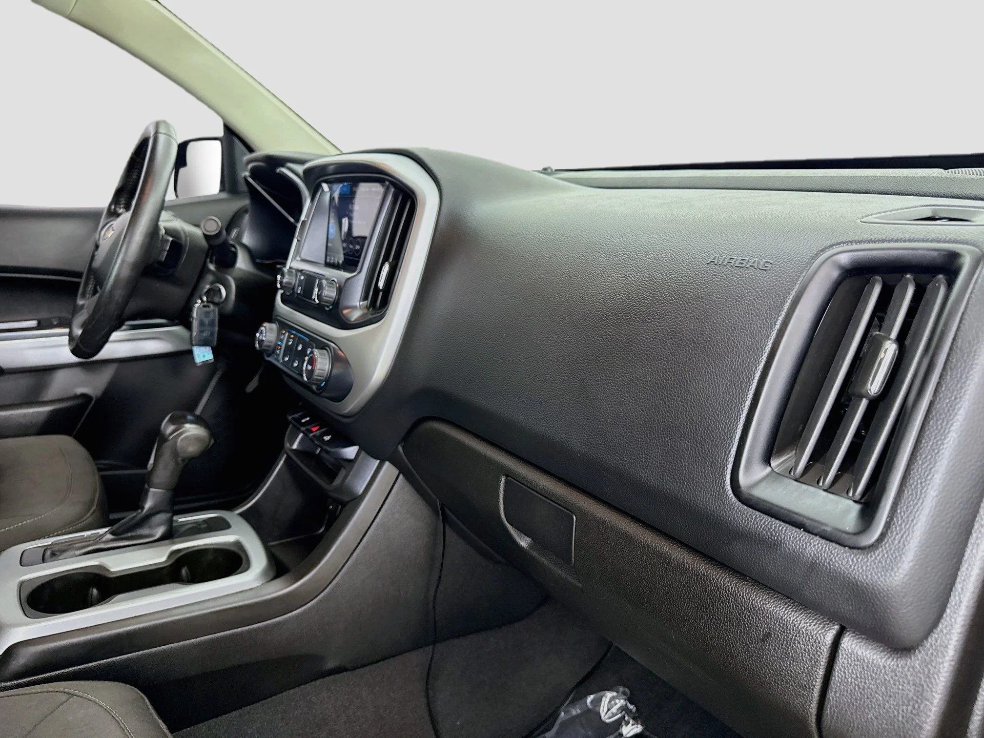 Used 2019 SHADOW GRAY METALLIC Chevrolet 2WD LT image 28