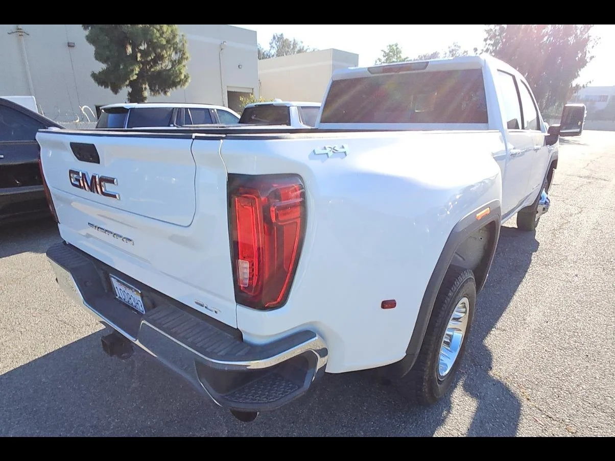 Used 2021 SUMMIT WHITE GMC SLT image 4