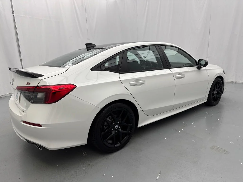 Used 2024 White Honda Base image 11