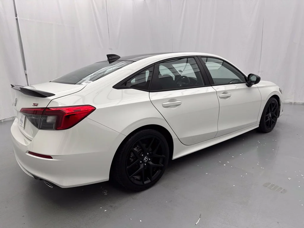 Used 2024 White Honda Base image 11