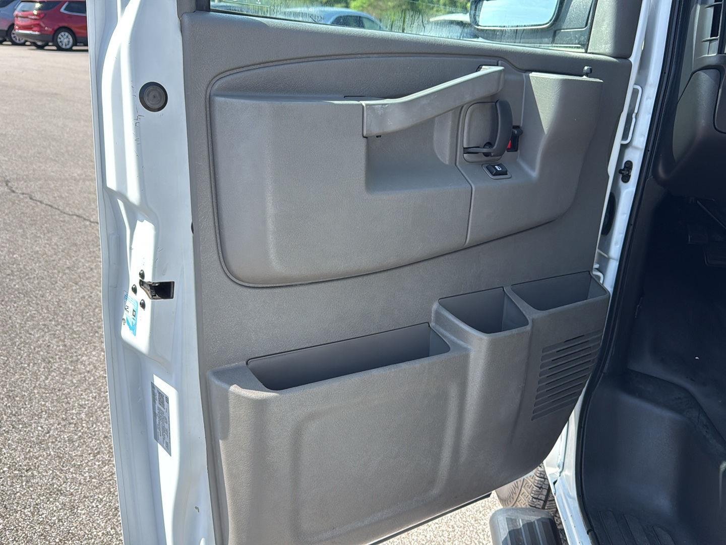 Used 2023 Summit White Chevrolet 1LS image 12