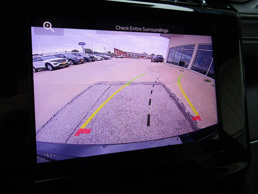 Used 2025 Diamond Black Jeep Altitude image 16