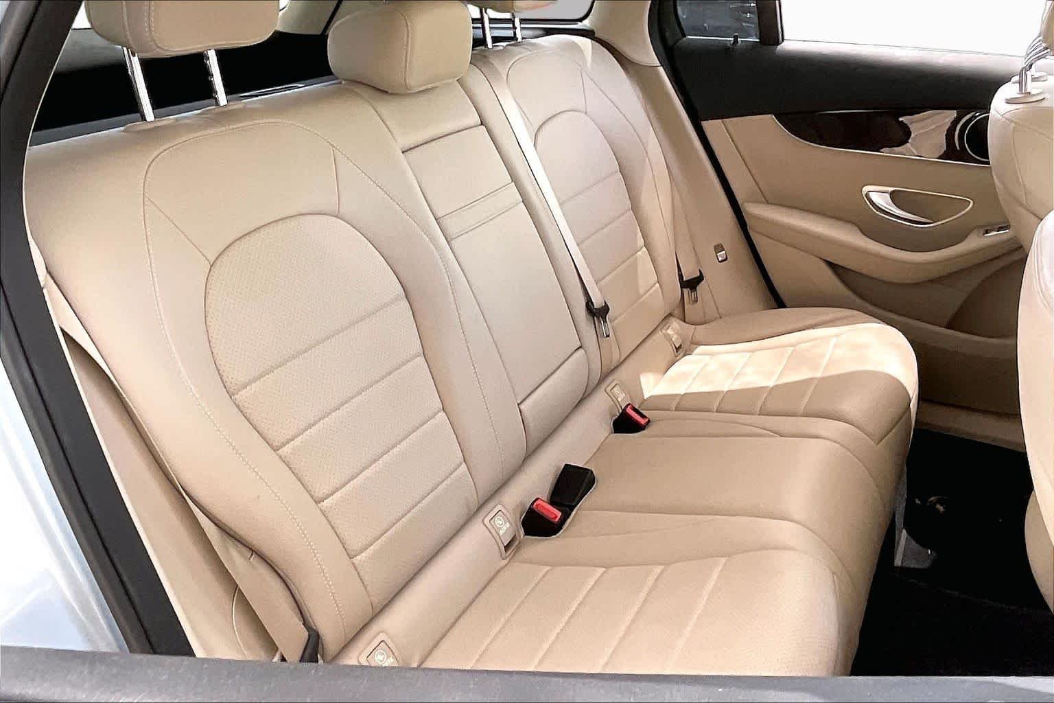 Used 2017 Diamond Silver Metallic Mercedes-Benz GLC 300 image 19