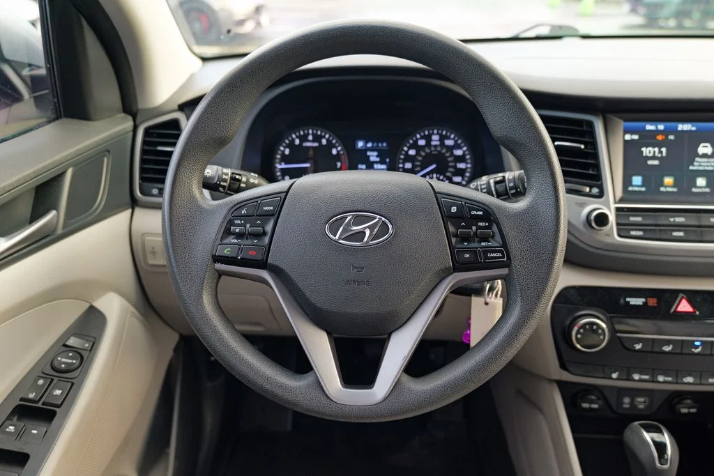 Used 2018 Molten Silver Hyundai SEL image 38