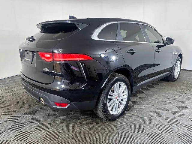 Used 2020 Black Jaguar 30t Prestige image 3