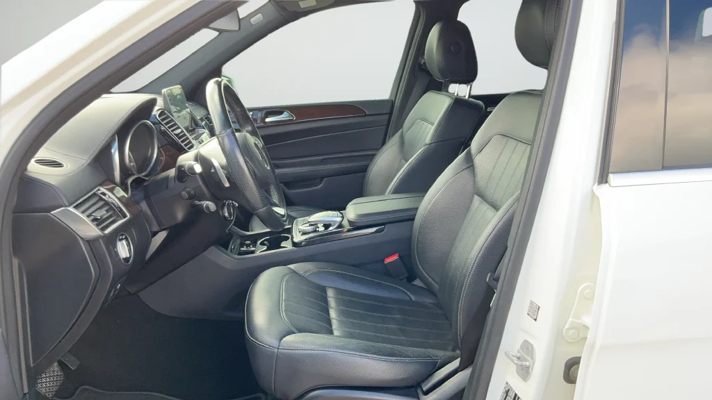 Used 2017  Mercedes-Benz GLS 450 image 17