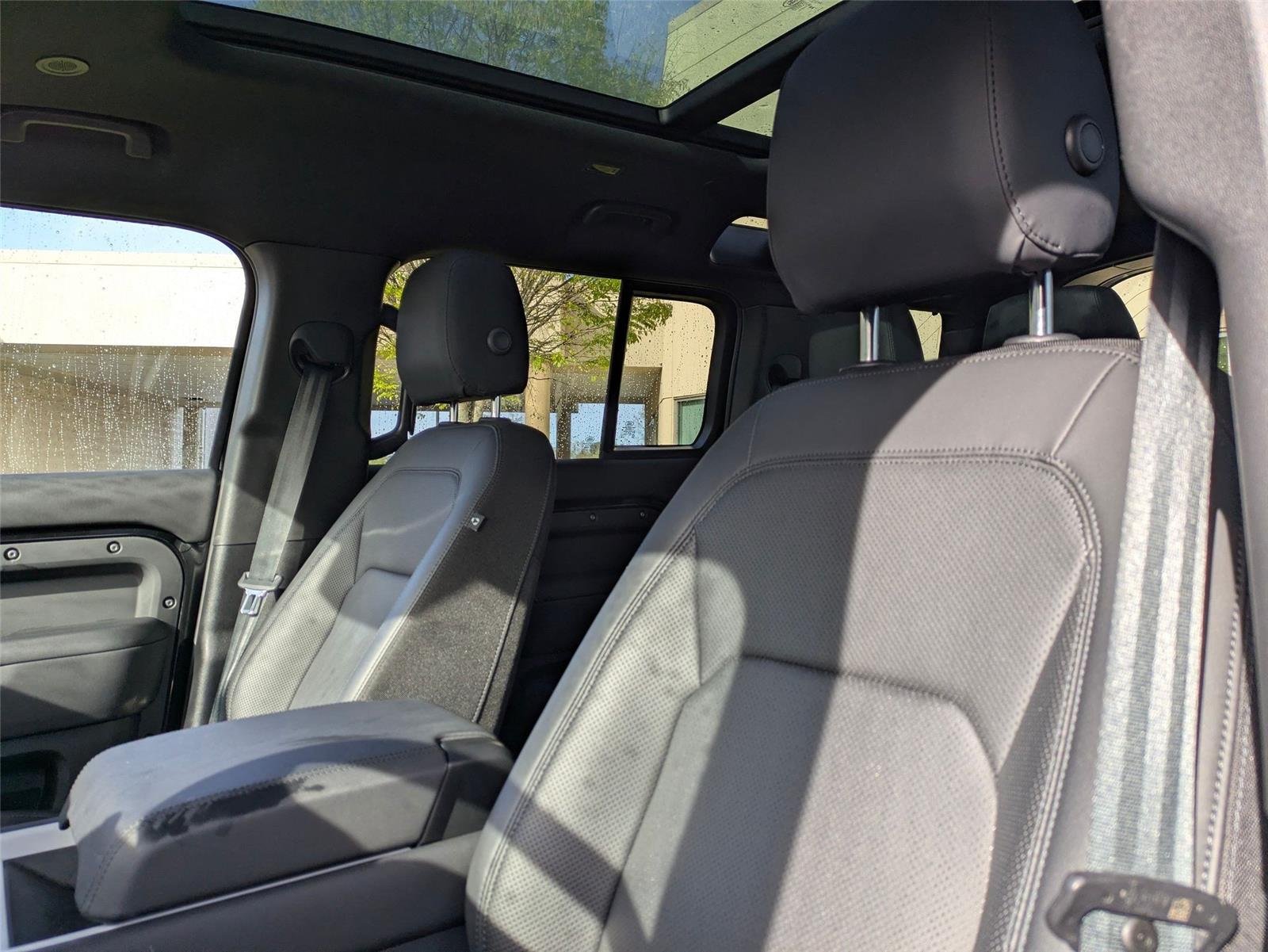 Used 2025 Santorini Black Metallic Land Rover S image 14