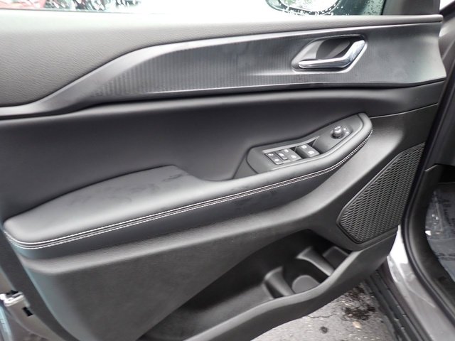 New 2024 Baltic Gray Metallic Clear-Coat Exterior Paint Jeep Laredo image 17