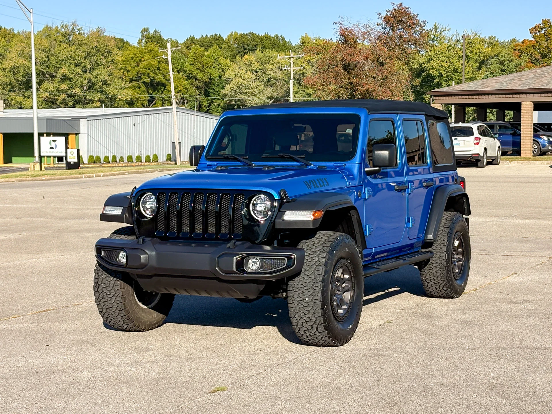Used 2023 Blue Jeep Sport image 5