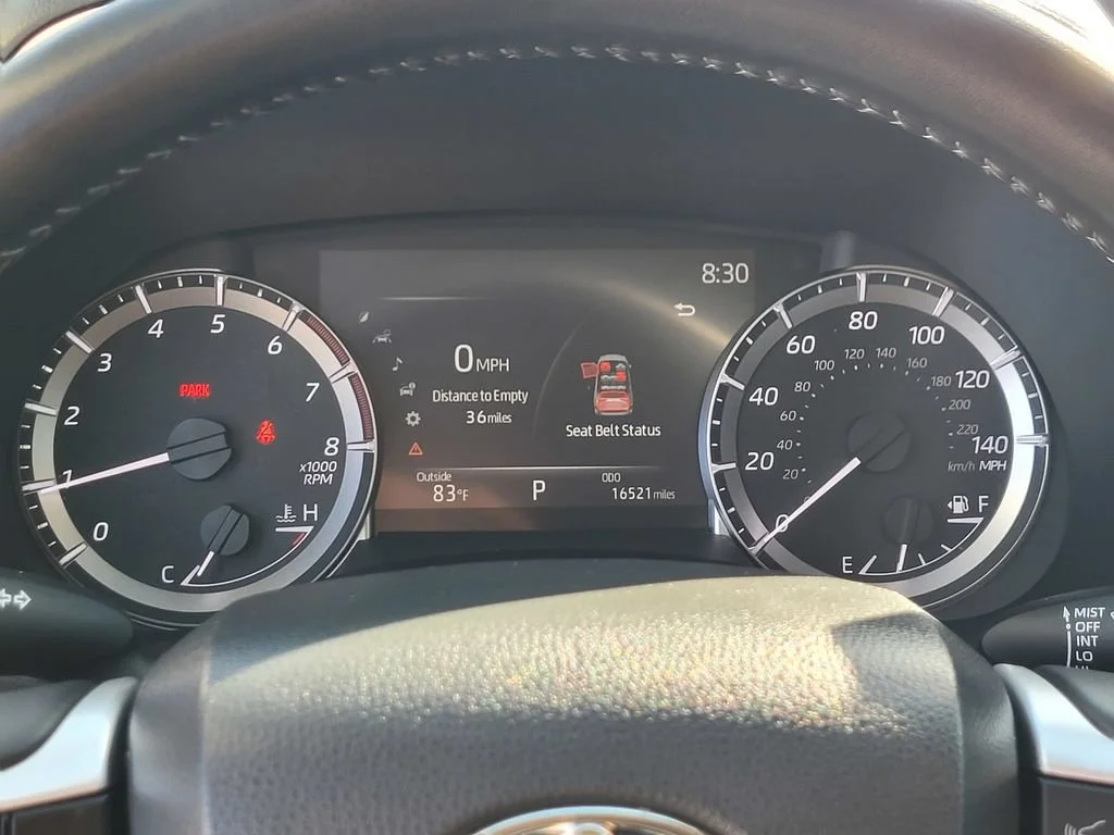 Used 2023  Toyota L image 28
