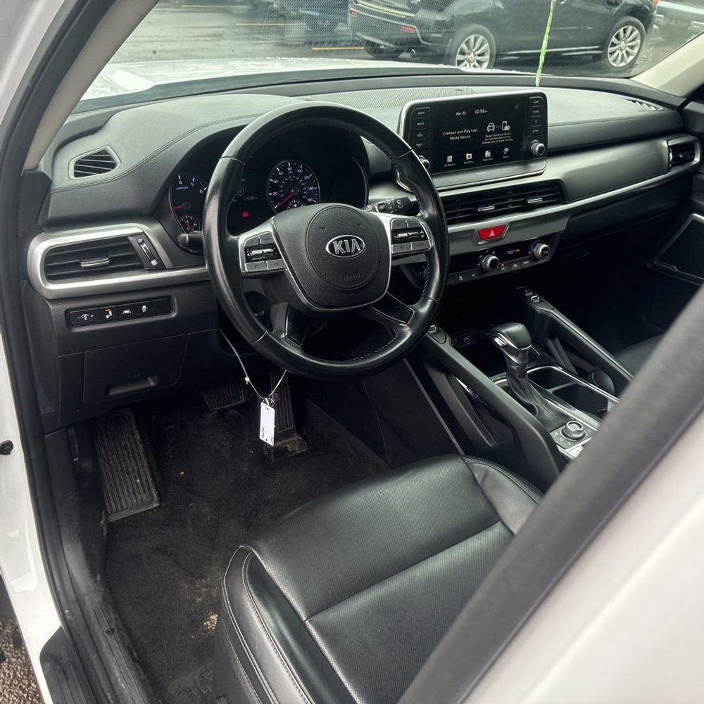 Used 2021 White Kia S image 12