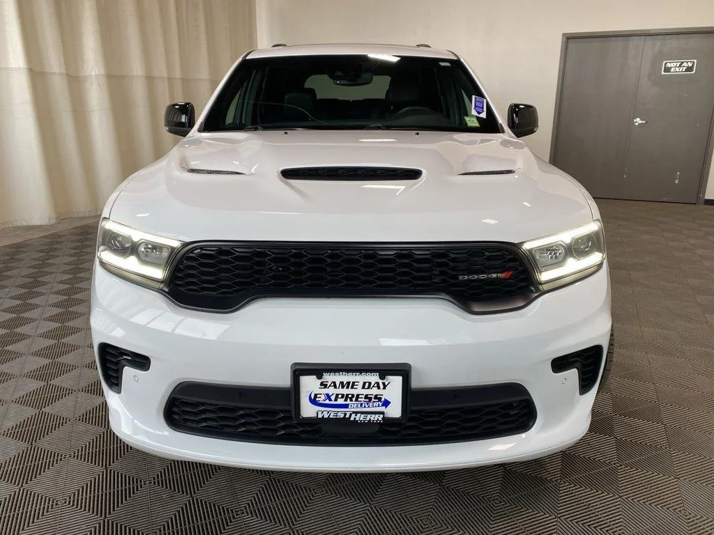 Used 2025 White Knuckle Clearcoat Dodge R/T Plus image 3