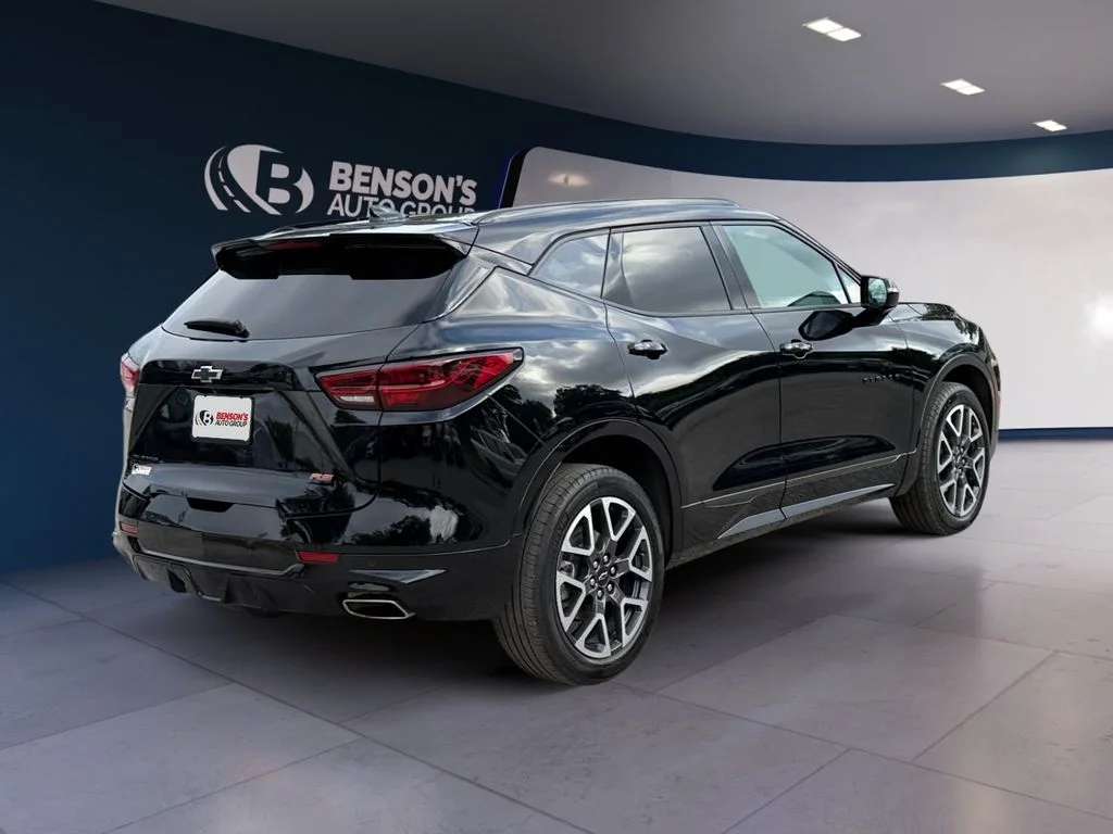 Used 2025 Black Chevrolet RS image 5
