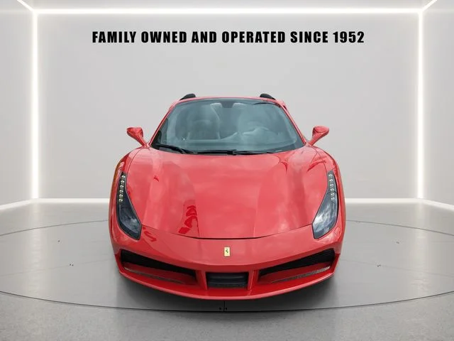 Used 2018  Ferrari Base image 9