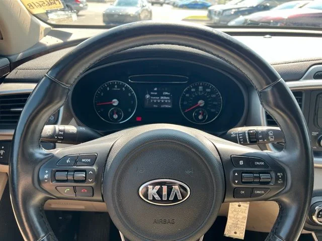 Used 2016 Black Kia LX image 9
