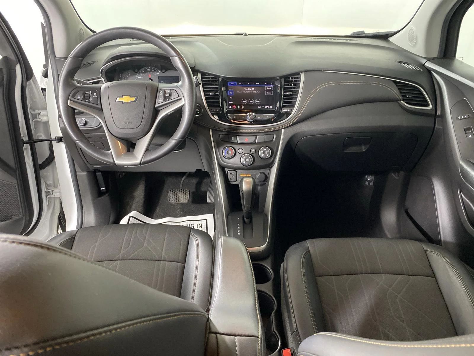Used 2022 Summit White Chevrolet LT image 16