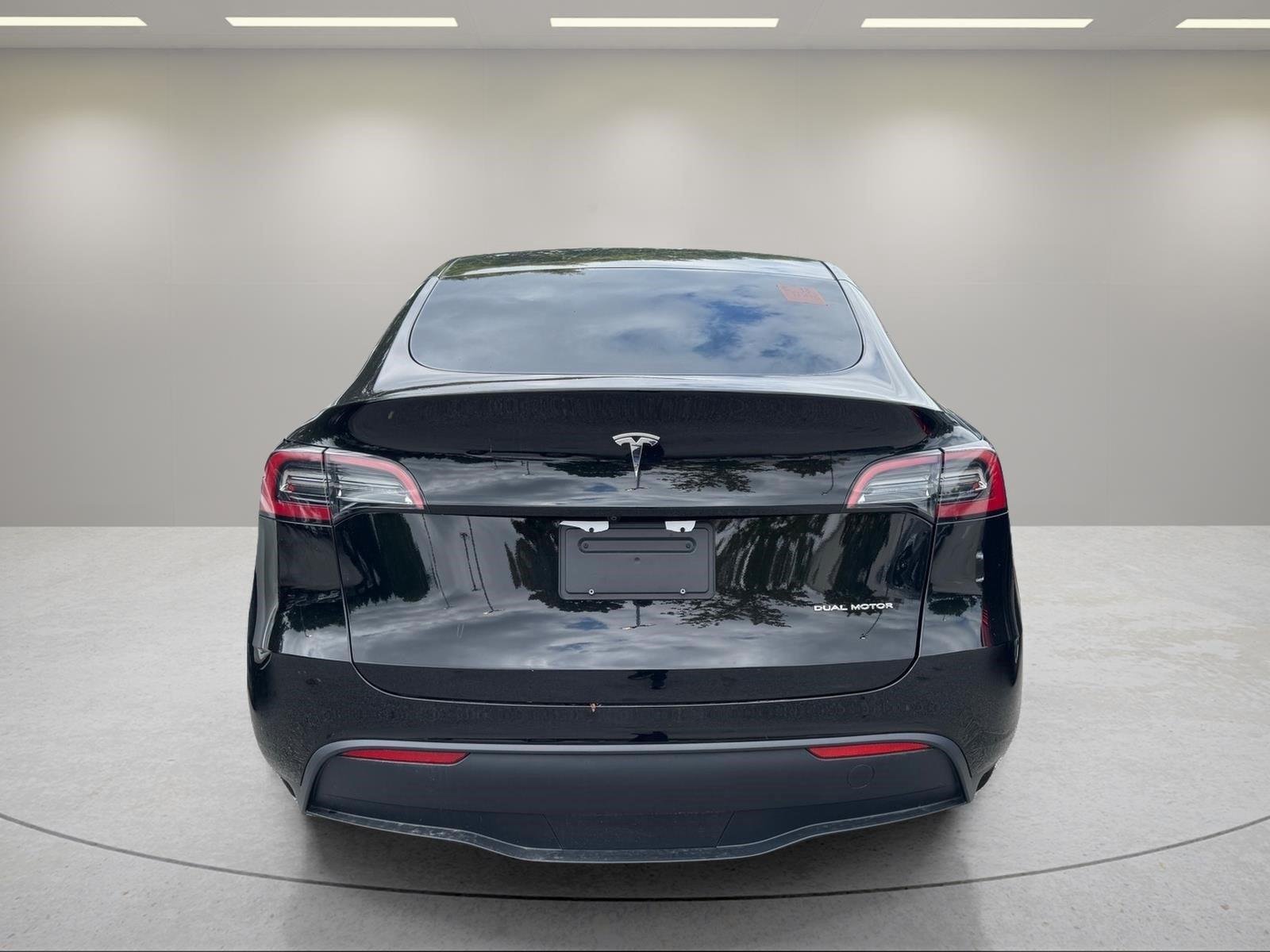 Used 2023  TESLA  image 9