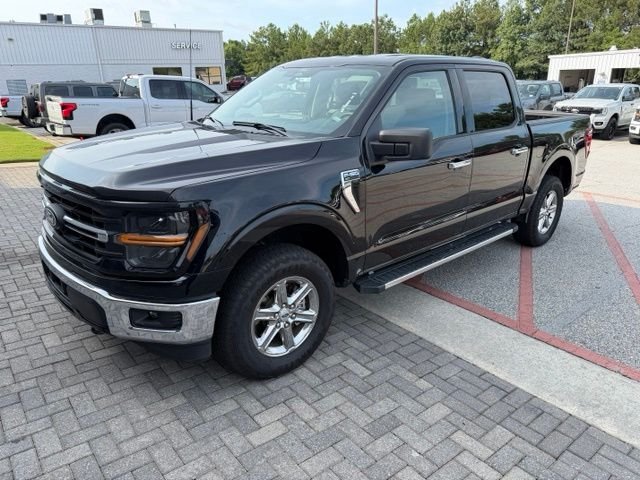 Certified Used 2025 Agate Black Metallic Ford XLT image 2
