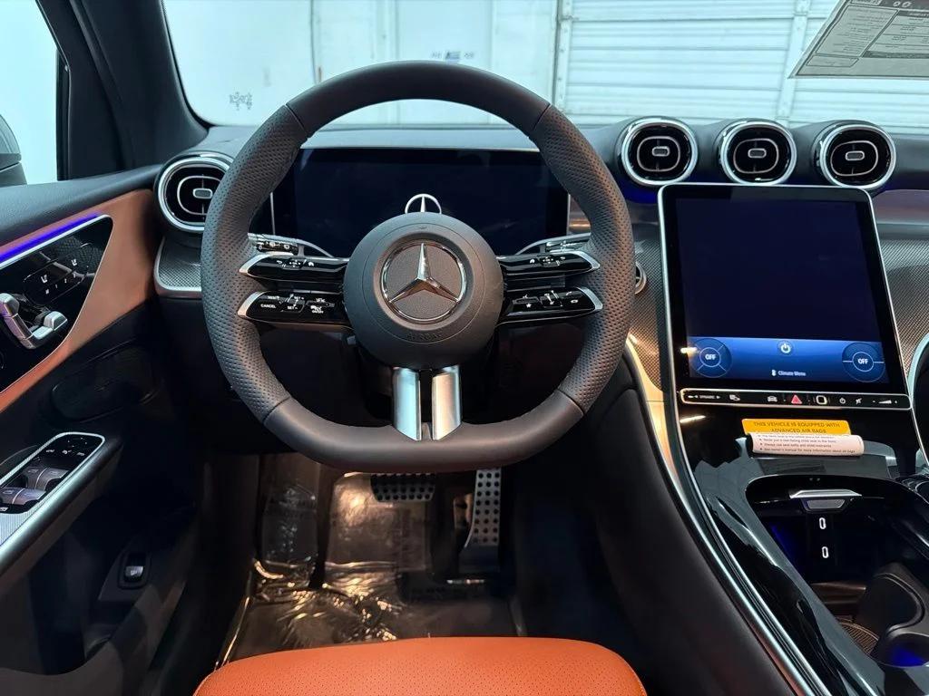 New 2027 White Mercedes-Benz GLC 300 image 22