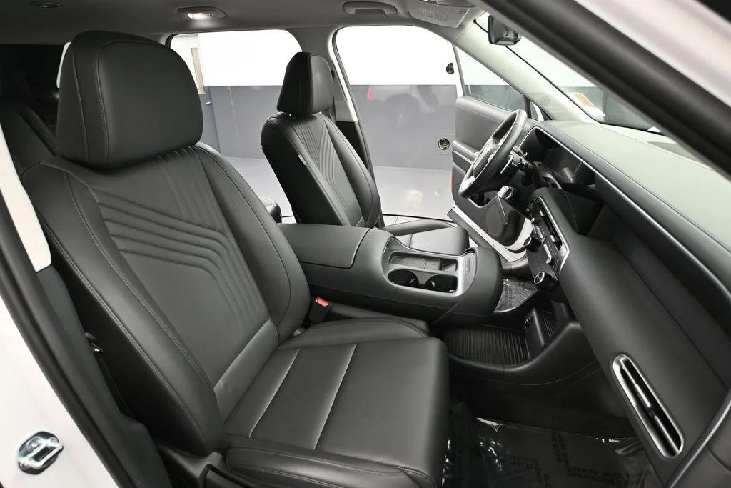 Used 2026 White Hyundai SEL Lite Roof Damage image 41
