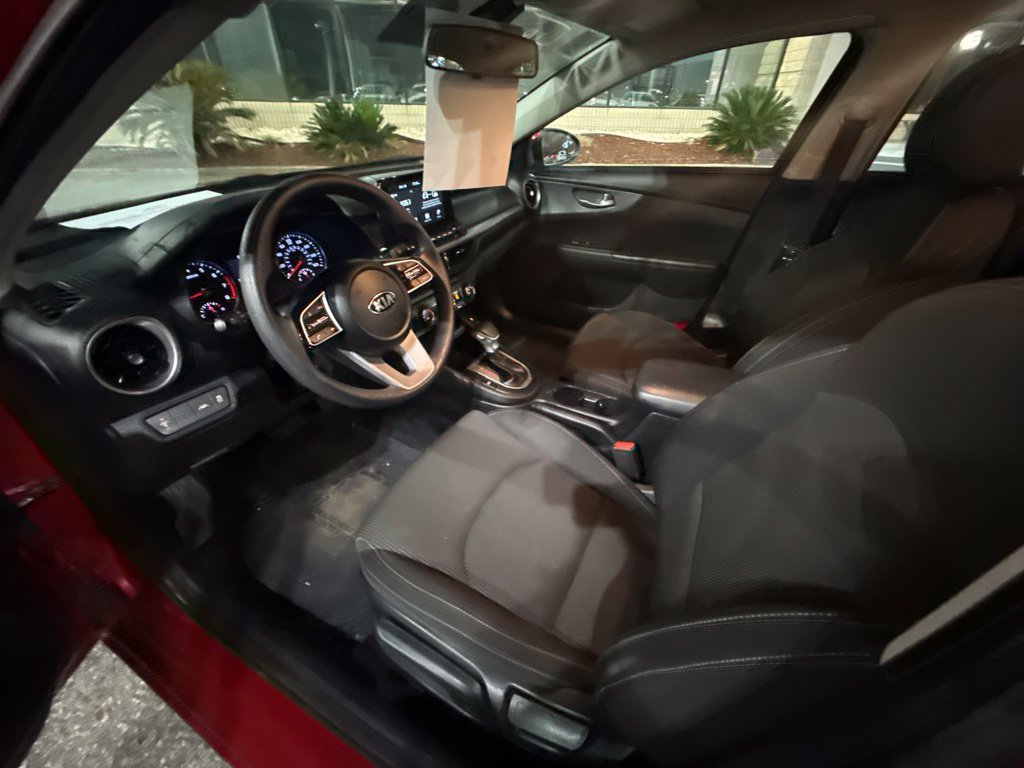 Used 2021 Red Kia LXS image 13