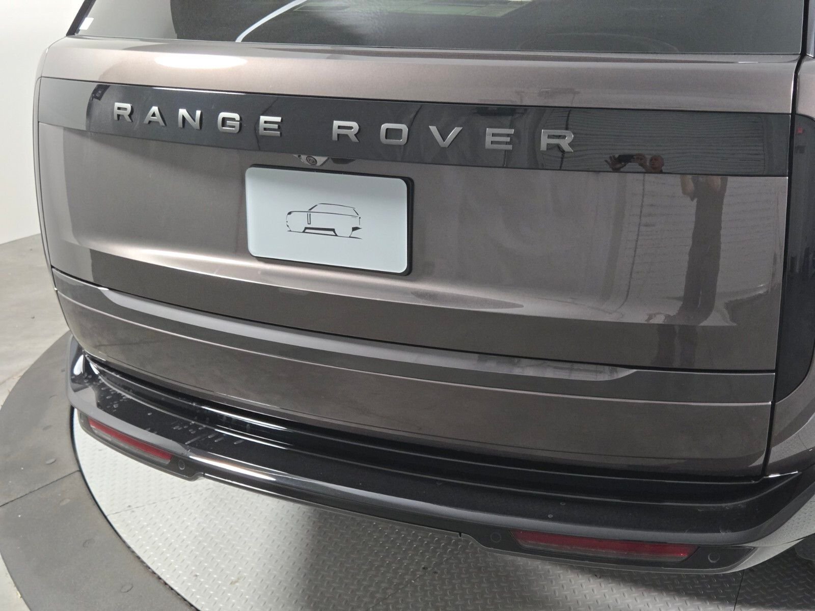New 2026 Charente Grey Land Rover SE image 7
