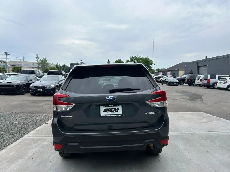 Used 2022 Gray Subaru Premium Sport Utility 4D image 10