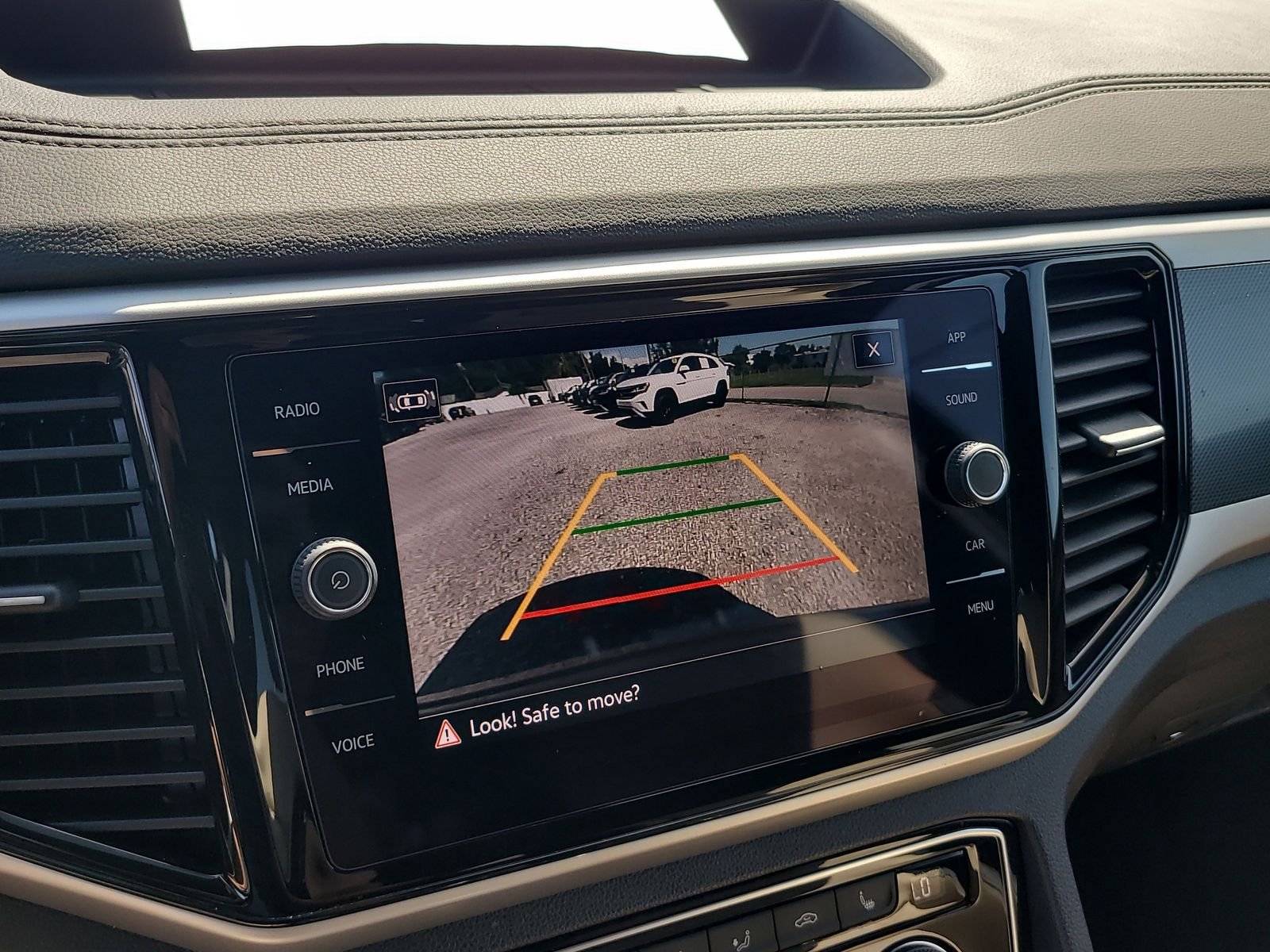 2023 Volkswagen Atlas Cross Sport SE w/Tech - Photo 23