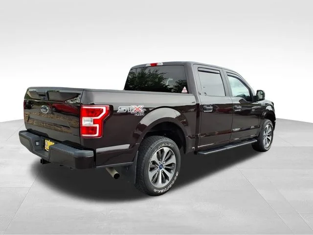 Used 2020 Red Ford XL image 16