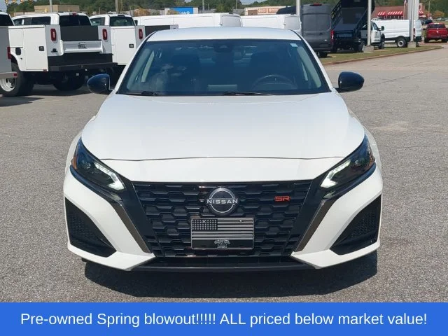 Used 2024 White Nissan 2.5 SR image 16