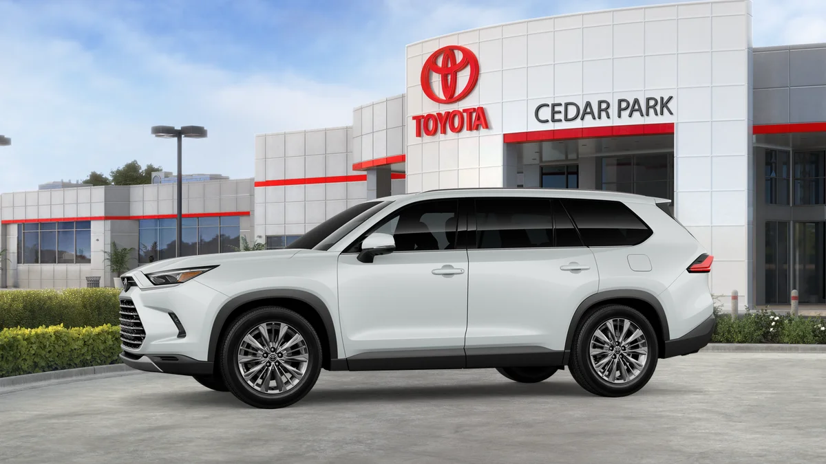 New 2026 Wind Chill Pearl Toyota Platinum image 3