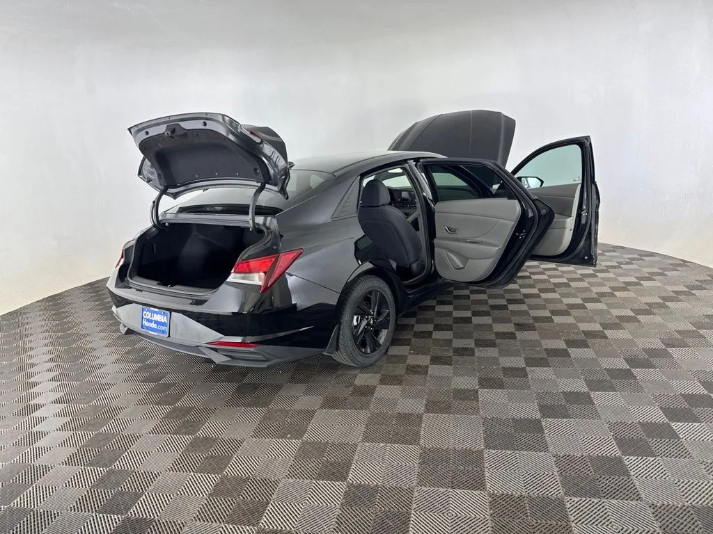 Used 2022 Black Hyundai SEL image 15