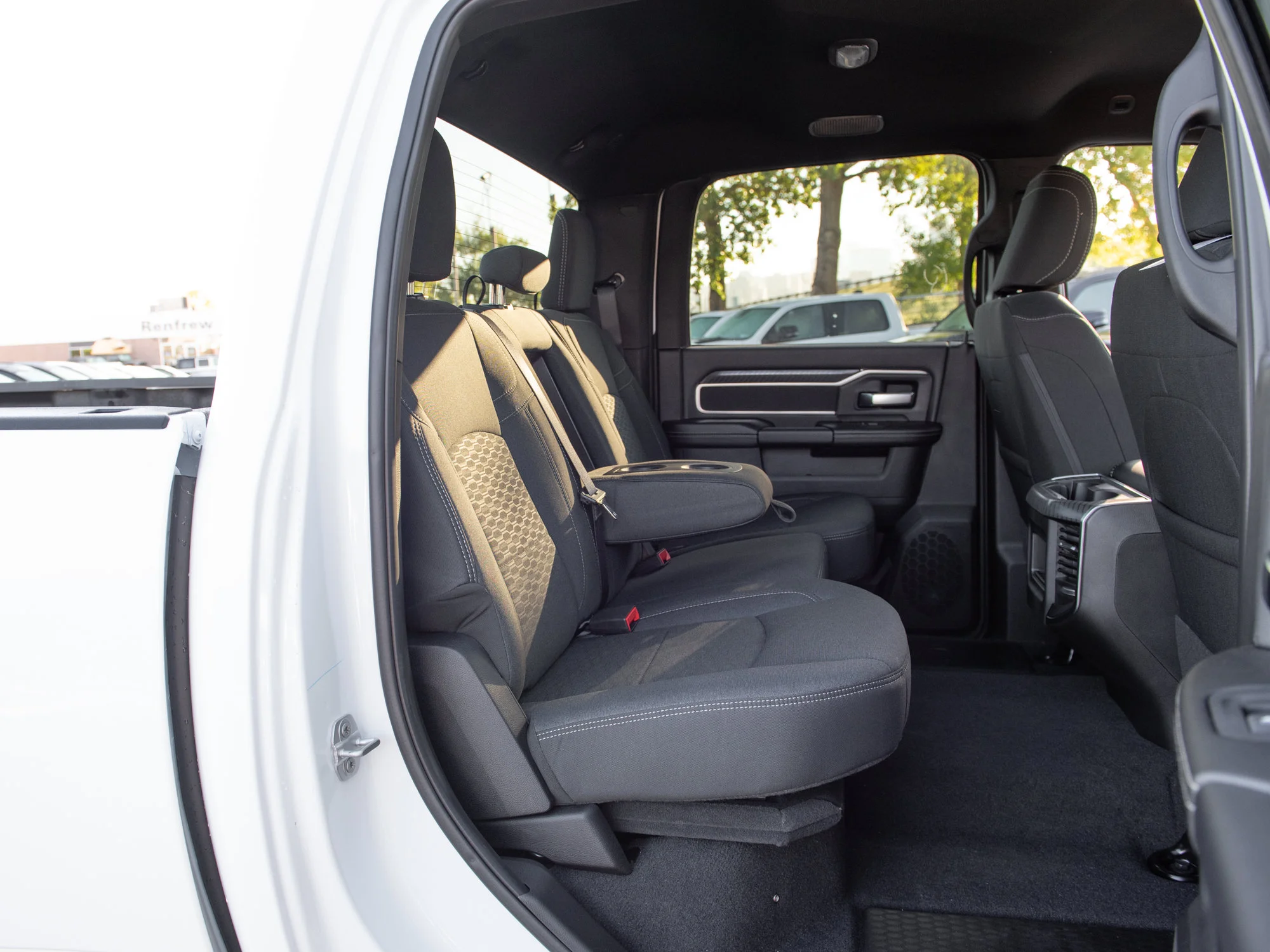 New 2026 White RAM Big Horn* Crew Cab 4x4, Heated Seats/Wheel, Sport Appearance Pkg, 8