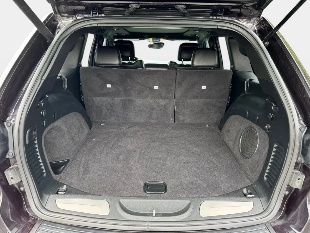 Used 2018 Red Jeep Overland image 14
