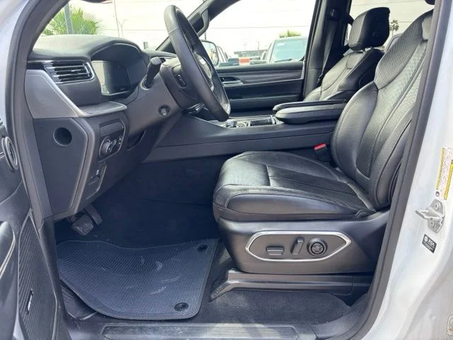 Used 2024 White Jeep Series II image 10