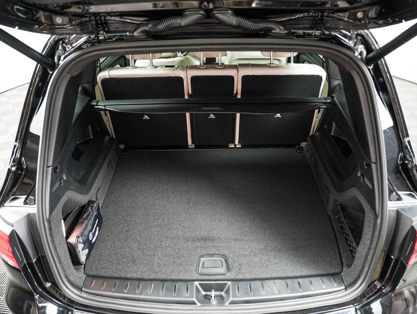New 2026 Cosmos Black Metallic Mercedes-Benz GLB 250 image 8
