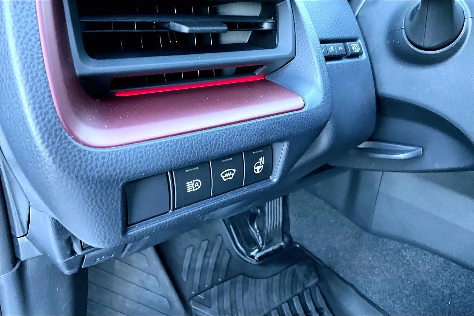 2026 Toyota Prius Plug-in Hybrid XSE - Photo 32
